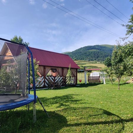 Hotel "У Яслигана" Pilipets Zewnętrze zdjęcie