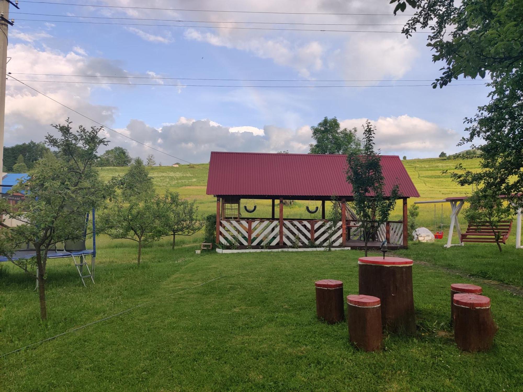 Hotel "У Яслигана" Pilipets Zewnętrze zdjęcie
